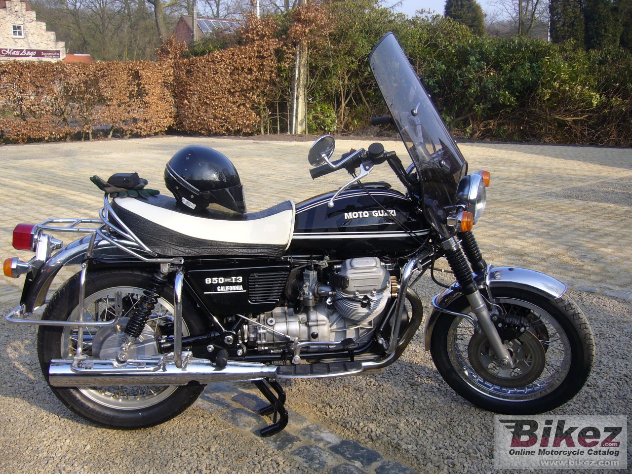 Big  850 t 3 california picture and wallpaper from Bikez.com